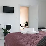 Cosmo Apartman *